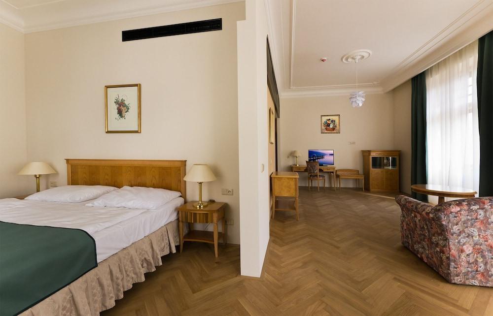 Grandhotel Ambassador Narodni Dum Karlovy Vary Bagian luar foto